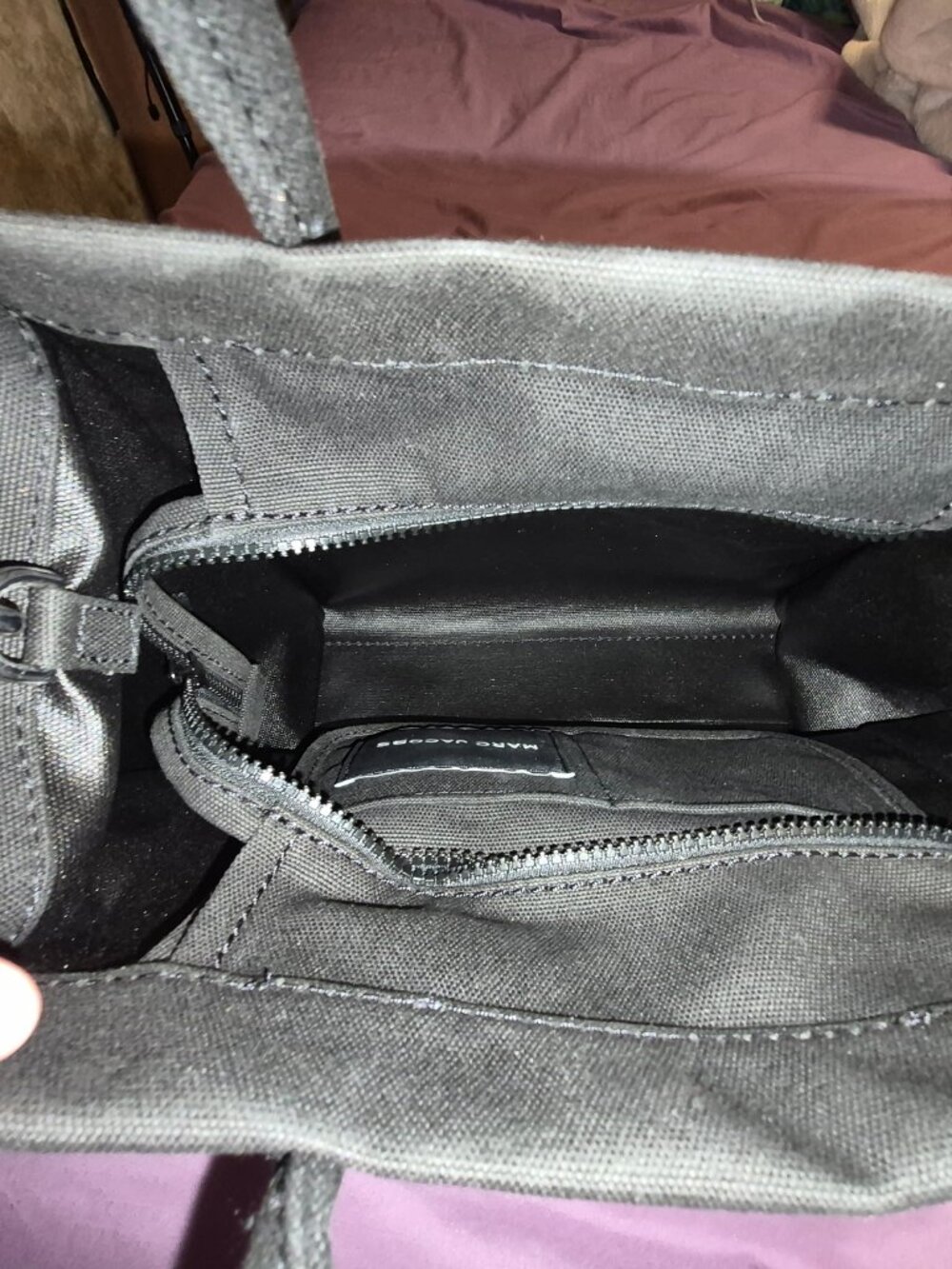 Marc Jacobs The Tote - Picture 3 of 6